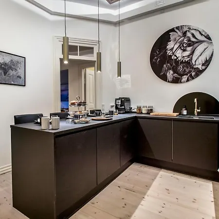 The Modern Getaway Apartment *